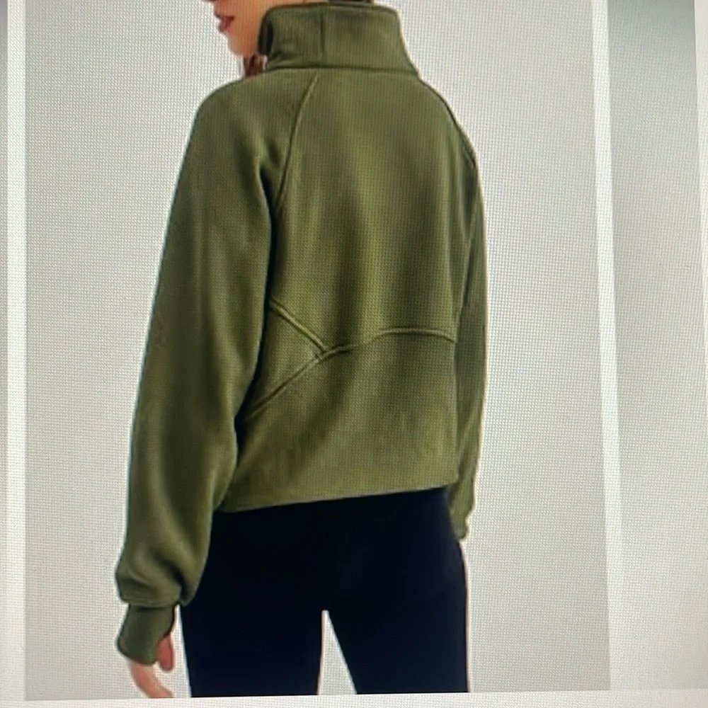 TRENDY QUEEN Scuba Cropped Long Sleeve Sweatshirt - Picture 9 of 11